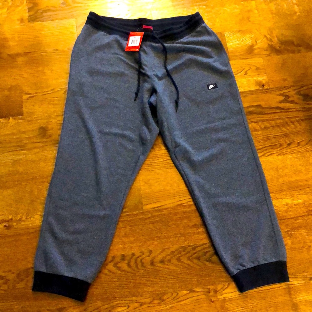 New W/Tags Nike Joggers - 2XL (Style 678558)